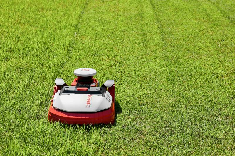 Robots tondeuses sans fil - KRESS - La tonte Réinventée